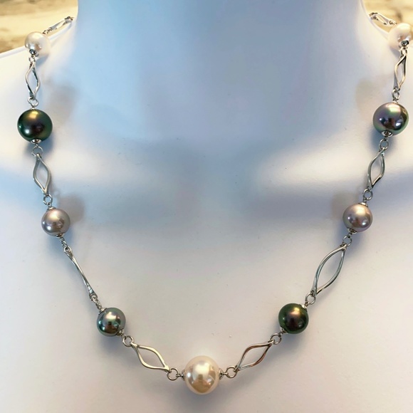 Majorica multi shades of iridescent pearls and 925 silver. Beautiful. NWT